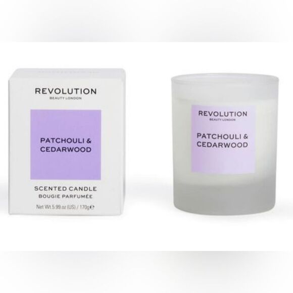 Revolution Beauty Patchouli & Cedarwood Scented Candle - Picture 2 of 6